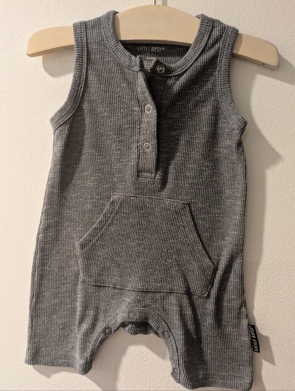 Little Bipsy Gray Ribbed Snap-Front Romper ~ 6-9 mo